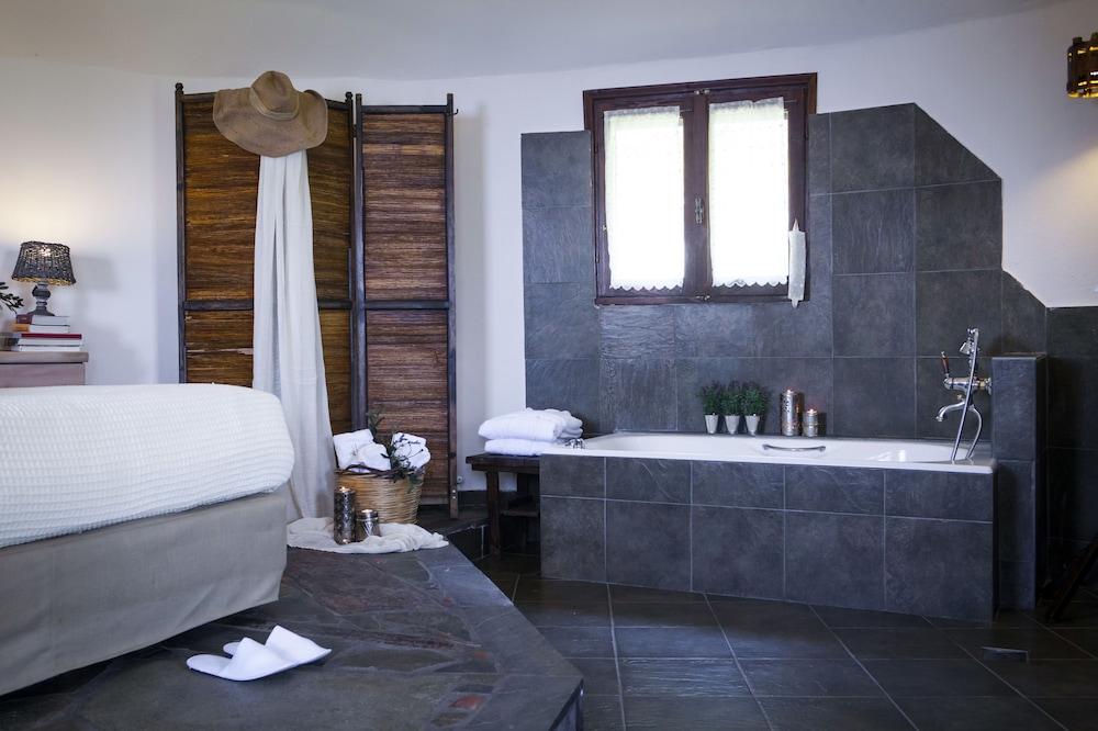 Dohos Boutique Hotel Larissa Esterno foto